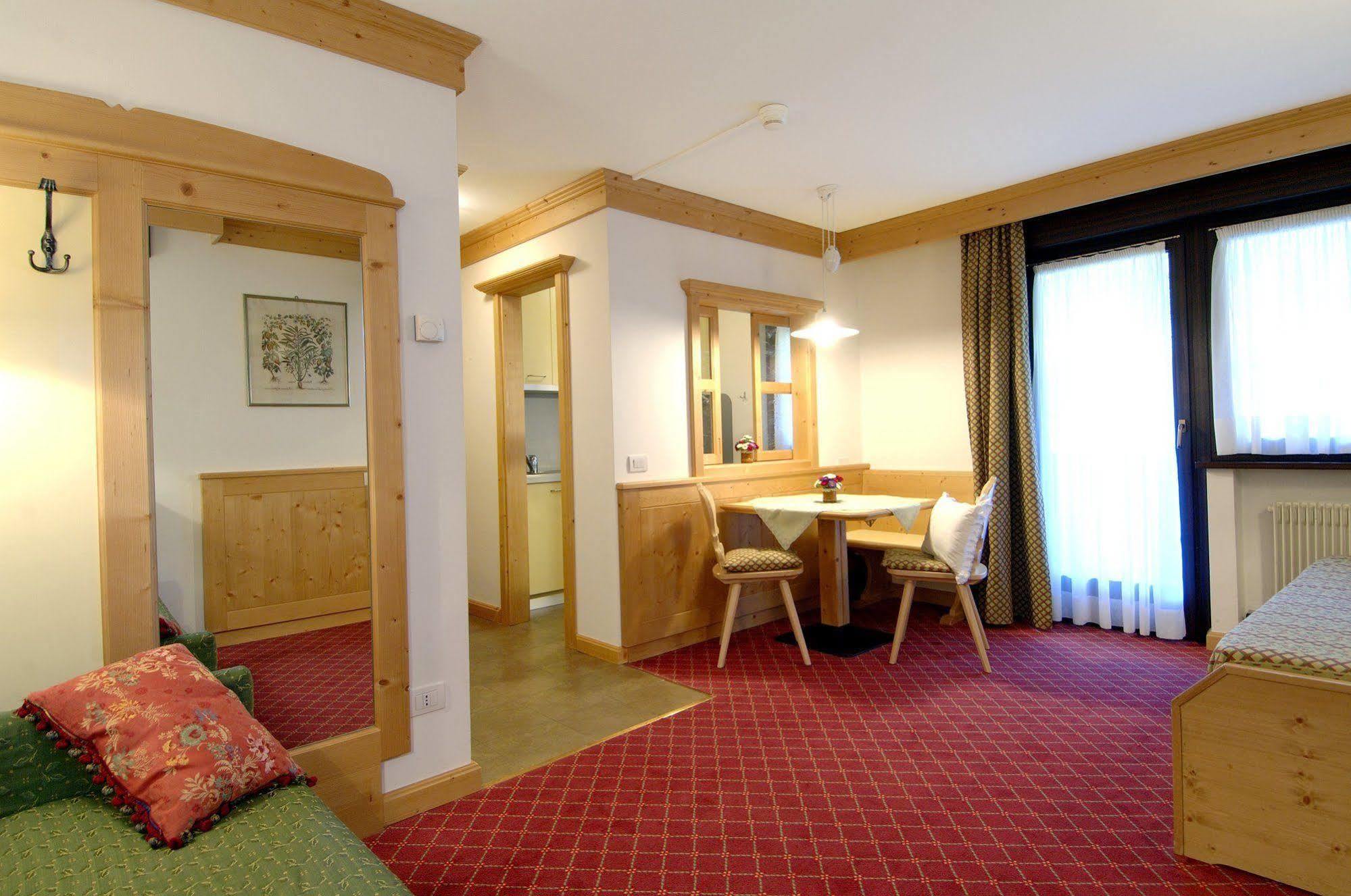 Residence Lastei San Martino Di Castrozza Buitenkant foto